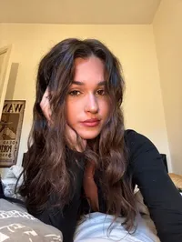 Alina ✮⋆˙