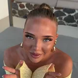 Elaine Victoria 💗