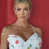 HollyHotwife