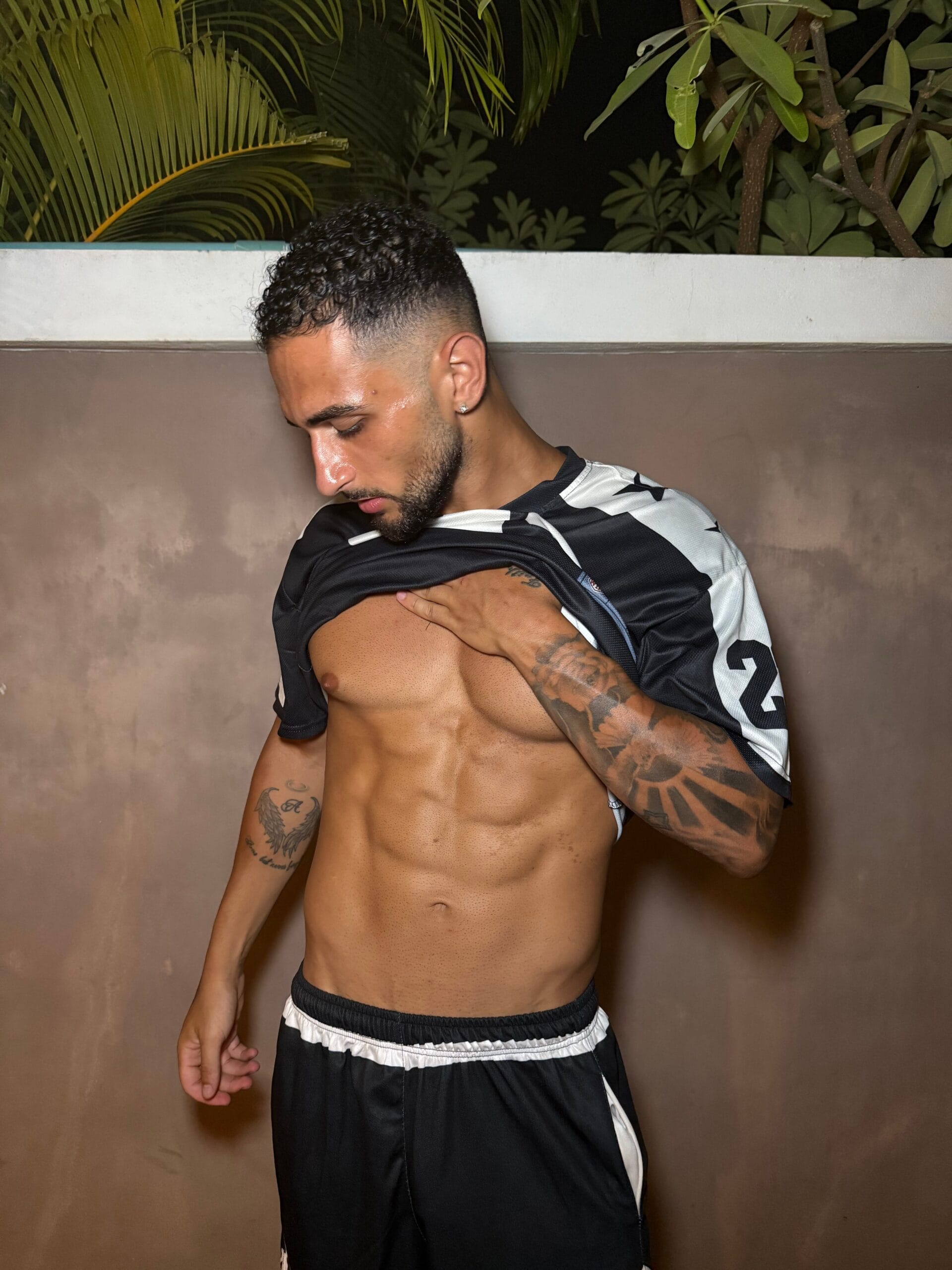 Nikos