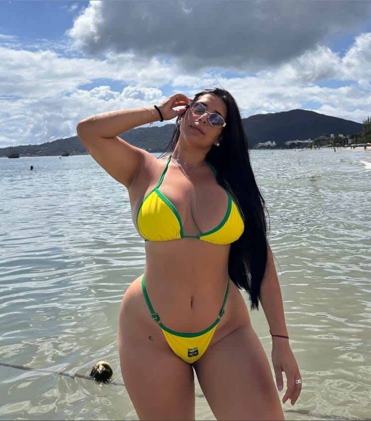 Eva Hart 🍒