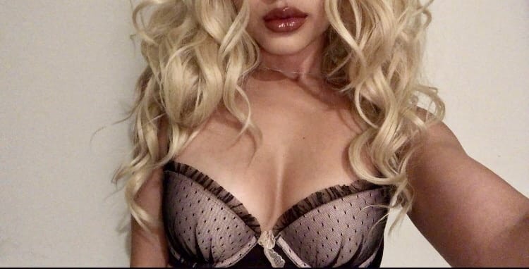 Jade AKA That 1 IG Girl 👱🏻‍♀️